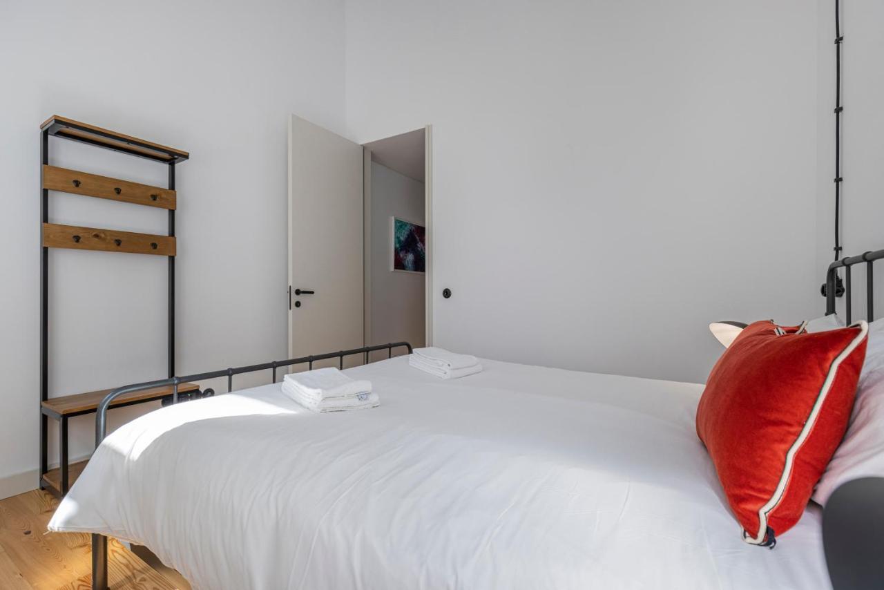 Glamorous 3Bdr Apartment In City Center By Lovelystay Lisbon Exterior photo